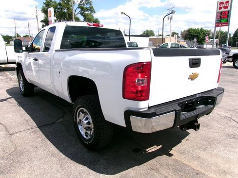 Used 2013 Chevrolet Silverado 2500 W/T AWD/4WD image 2