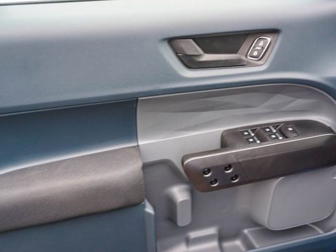 New 2025 Ford Maverick XL image 18