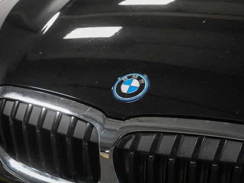 Used 2022 BMW 330e w/ Premium Package image 8