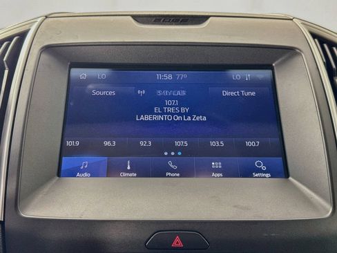 Used 2020 Ford Edge SE FWD image 16