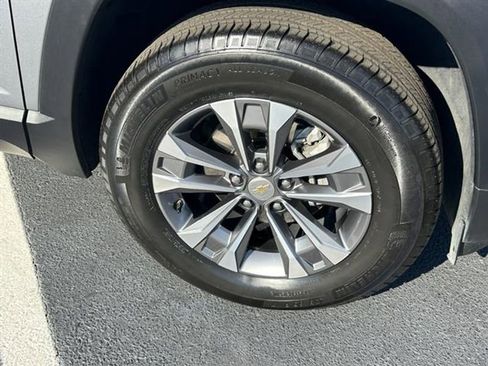 Used 2025 Chevrolet Equinox LT w/ Convenience Package II image 30