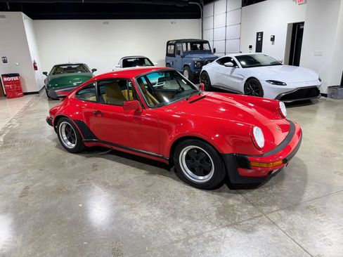 Used 1987 Porsche 911 Carrera RWD image 2