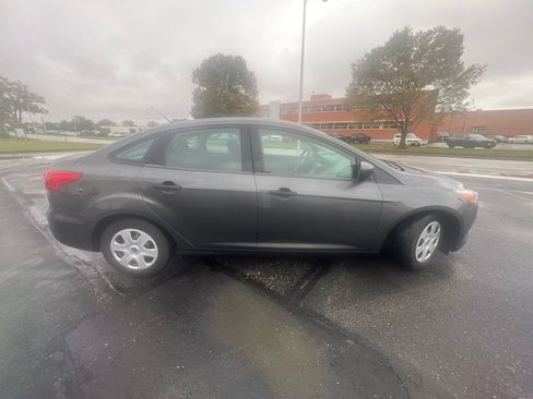 Used 2018 Ford Focus S FWD image 4