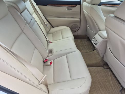 Used 2013 Lexus ES 300h w/ Premium Pkg FWD image 21