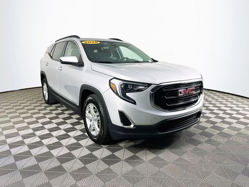 Used 2020 GMC Terrain SLE w/ Driver Convenience Package image 3