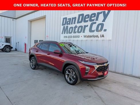 Used 2025 Chevrolet Trax LT w/ LT Convenience Package image 1