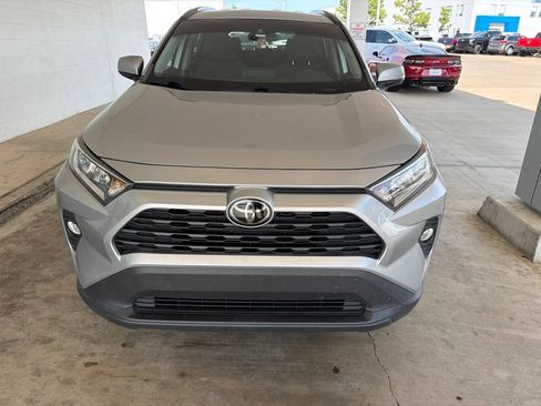 Used 2021 Toyota RAV4 XLE FWD image 2