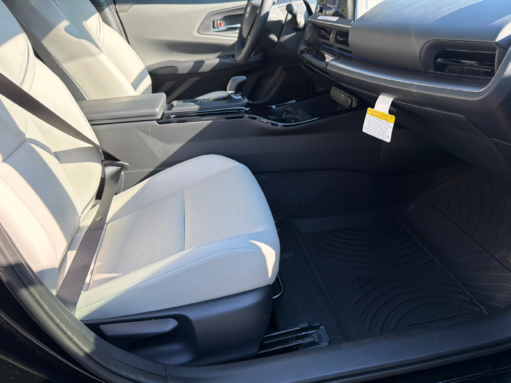 New 2027 Toyota Prius XLE FWD image 17