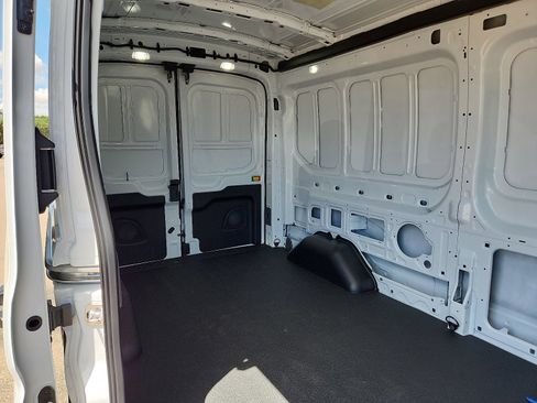New 2025 Ford Transit 250 148 Medium Roof image 9