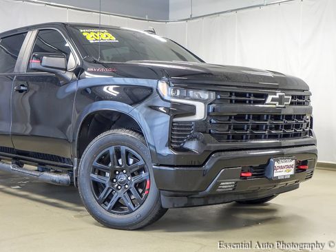Used 2023 Chevrolet Silverado 1500 RST w/ Redline Edition AWD/4WD image 3