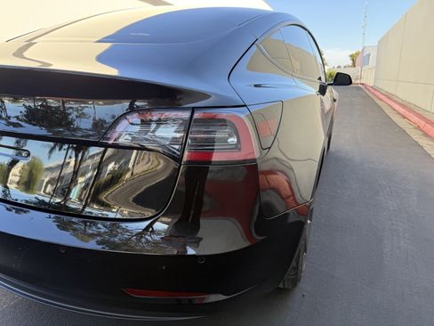 Used 2022 Tesla Model 3 Standard Range RWD image 8