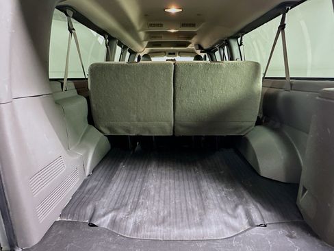 Used 2023 Chevrolet Express 3500 LS image 28