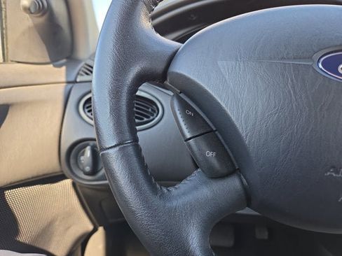 Used 2002 Ford Focus ZX3 Hatchback image 18