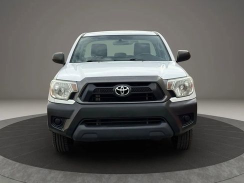 Used 2014 Toyota Tacoma 2WD Regular Cab image 2