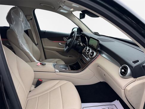 Used 2022 Mercedes-Benz GLC 300 4MATIC image 26