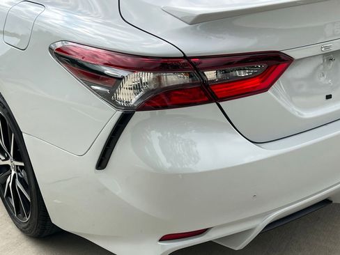 Used 2023 Toyota Camry SE w/ Convenience Package FWD image 13