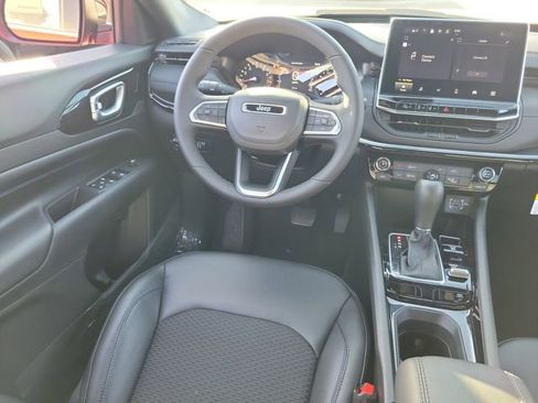 New 2026 Jeep Compass Latitude image 9