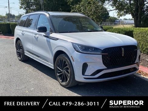 Used 2025 Lincoln Aviator Reserve w/ Equipment Group 201A AWD/4WD image 1