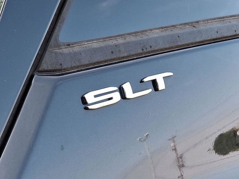 Used 2022 GMC Terrain SLT image 11
