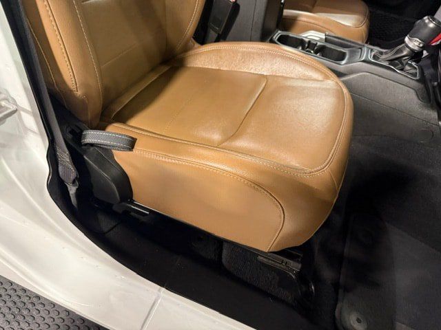 Used 2022 Jeep Wrangler Unlimited Sahara AWD/4WD image 11