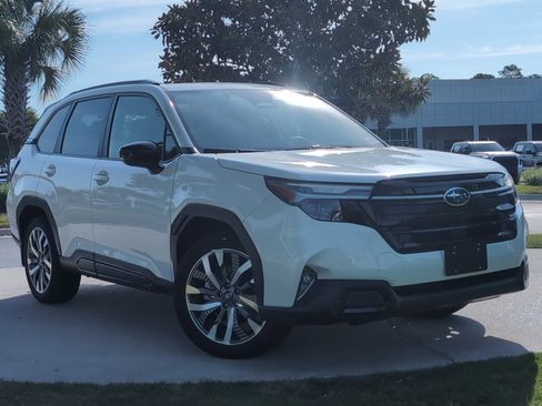 Used 2025 Subaru Forester Touring image 2