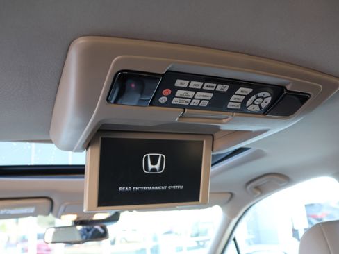 Used 2017 Honda Pilot Touring image 35