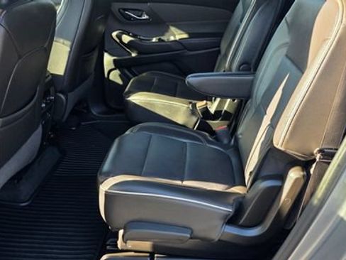 Used 2023 Chevrolet Traverse Premier AWD/4WD image 12