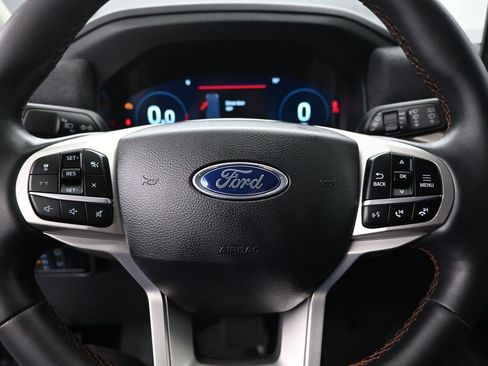 Used 2025 Ford Explorer Active w/ Active Comfort Package RWD image 12