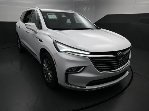 Used 2024 Buick Enclave Premium image 12