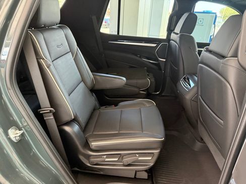 Used 2025 Cadillac Escalade Sport w/ LPO, Floor Liner Package AWD/4WD image 40