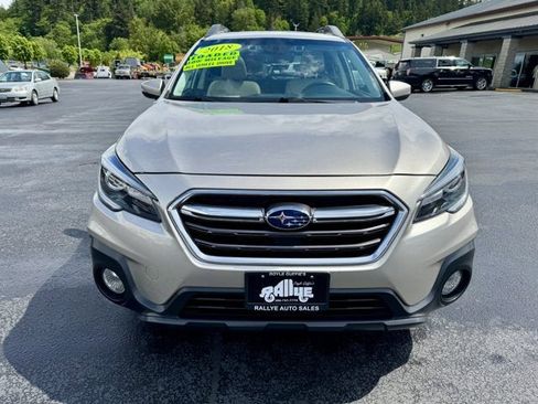 Used 2018 Subaru Outback 2.5i Limited AWD/4WD image 2
