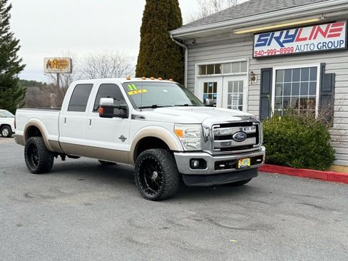 Used 2011 Ford F250 Lariat w/ Lariat Interior Pkg image 3