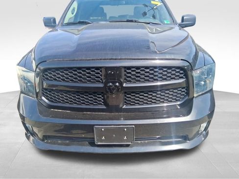 Used 2018 RAM 1500 Express w/ Black Ram 1500 Express Group RWD image 3