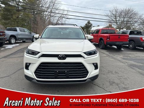 Used 2024 Toyota Grand Highlander AWD image 8