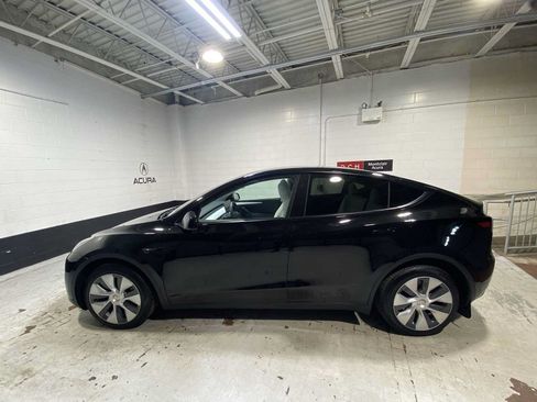 Used 2023 Tesla Model Y Long Range AWD/4WD image 3