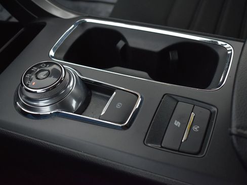 Used 2020 Ford Fusion SE image 31