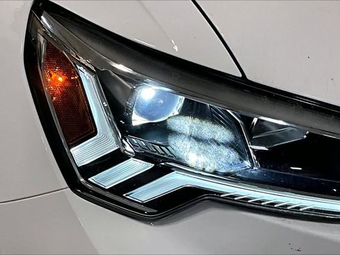 Used 2025 Audi Q3 2.0T Premium Plus w/ Premium Plus Package image 27