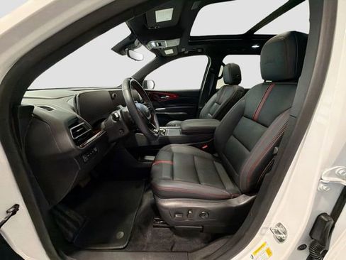 Certified 2024 Chevrolet Traverse RS image 20