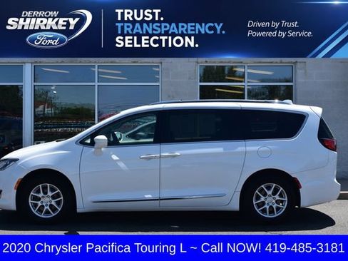 Used 2020 Chrysler Pacifica Touring-L FWD image 3