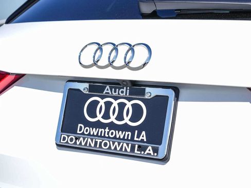 Used 2025 Audi Q3 2.0T Premium w/ Convenience Plus Package AWD/4WD image 12
