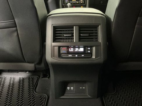 Used 2022 Volkswagen Atlas SEL R-Line AWD/4WD image 26