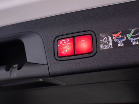 New 2026 Mercedes-Benz GLS 450 GLS 450 image 37