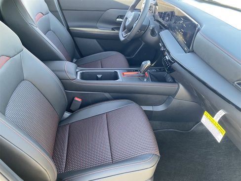 New 2026 Nissan Kicks SR image 12