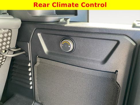 Used 2022 Land Rover Defender 110 X-Dynamic HSE AWD/4WD image 23