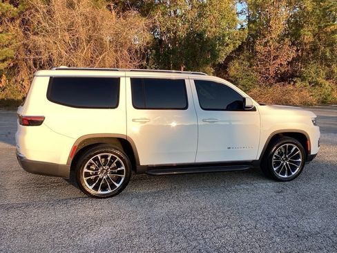 Used 2022 Jeep Wagoneer Series II w/ Premium Group I image 4