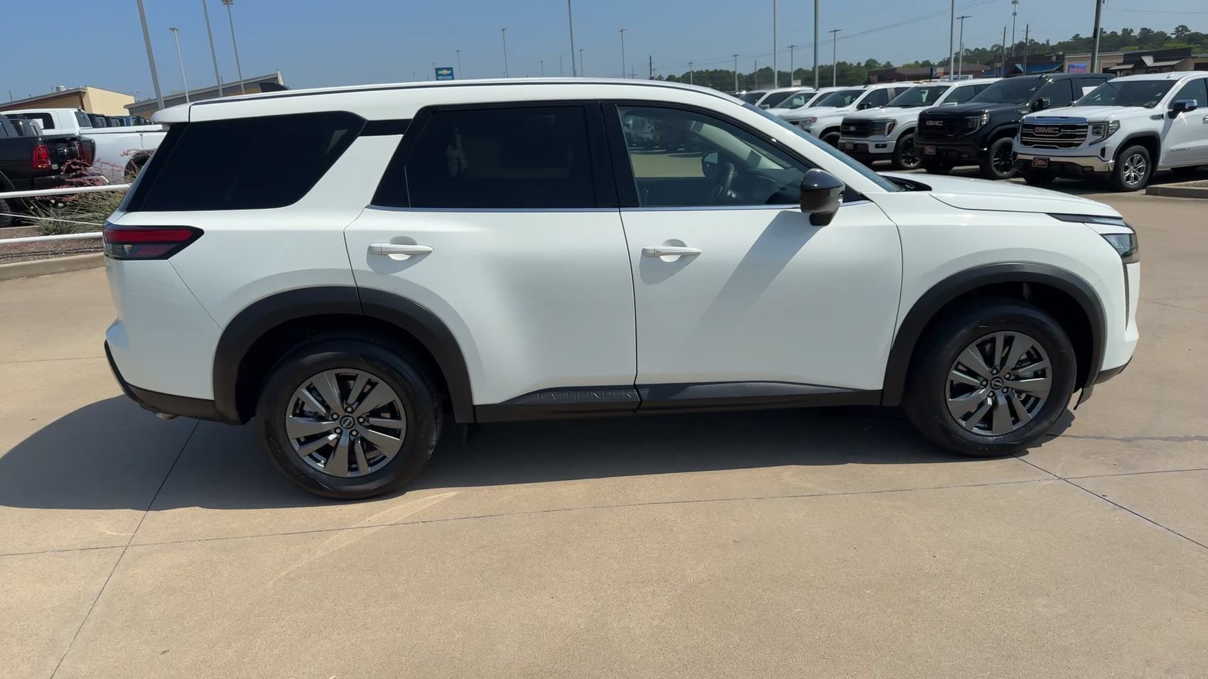 Used 2026 Nissan Pathfinder S AWD/4WD image 9