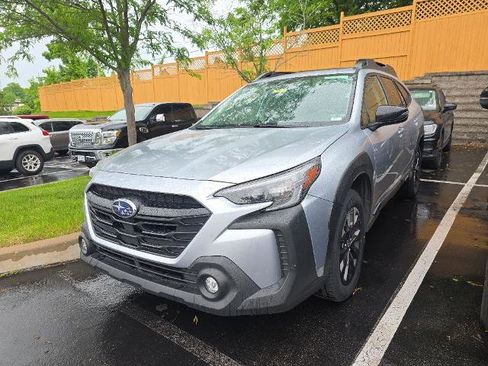 Used 2025 Subaru Outback Onyx Edition AWD/4WD image 4