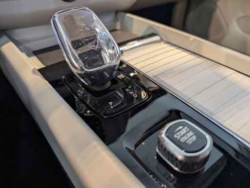 New 2026 Volvo XC60 B5 Ultra w/ Protection Package Premier image 22