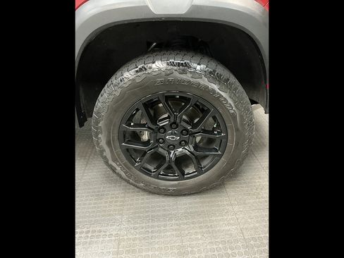 Used 2024 Chevrolet Colorado Trail Boss w/ LPO, Dark Essentials Package AWD/4WD image 39