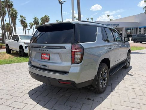 Used 2024 Chevrolet Tahoe Z71 w/ Luxury Package AWD/4WD image 5